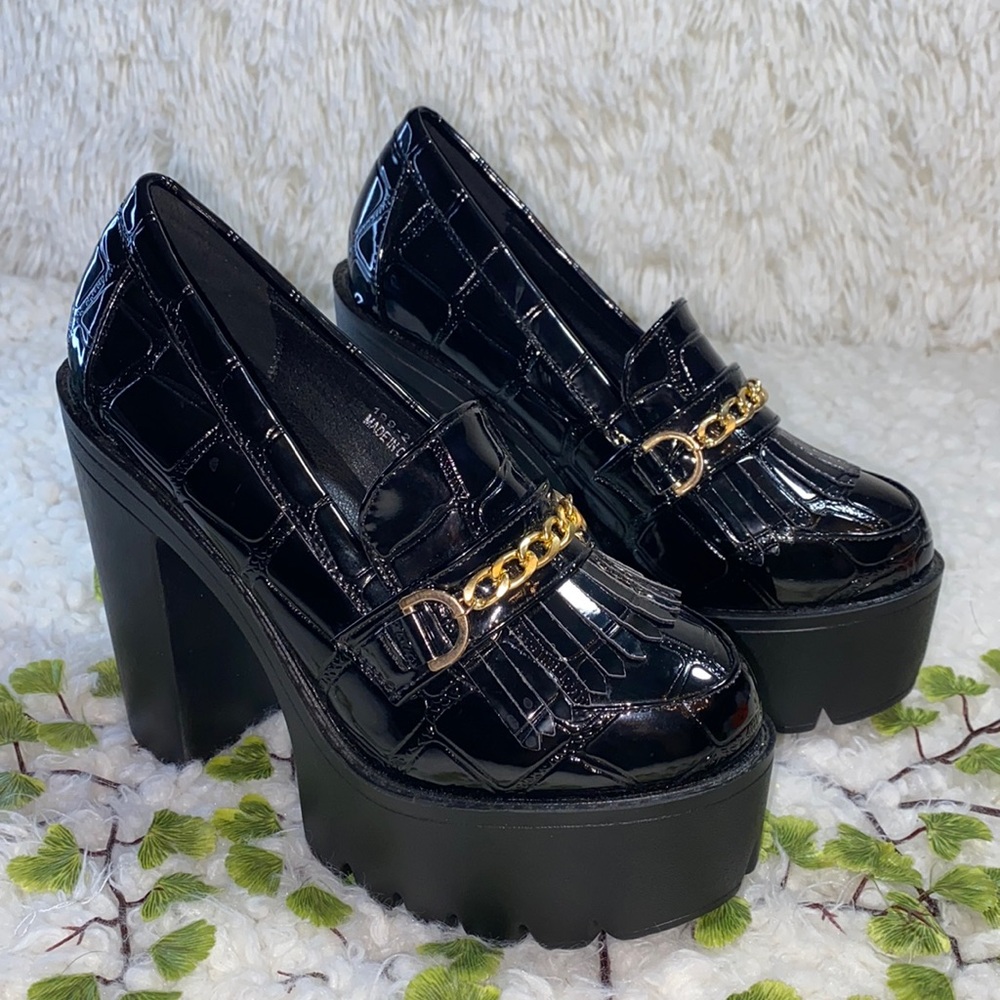🐢NWOT-Women- platform loafers 🐢